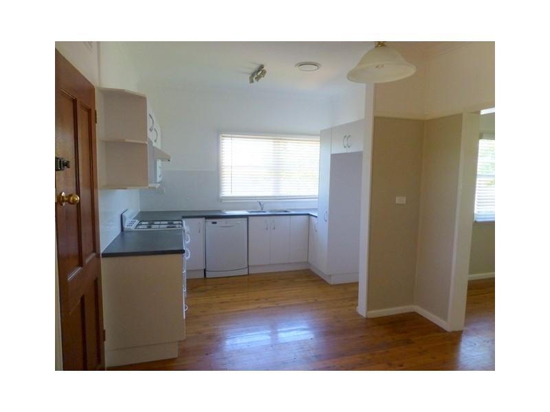 17 East Street, Parkes NSW 2870