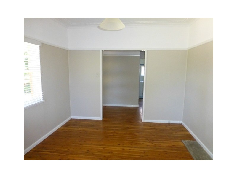 17 East Street, Parkes NSW 2870