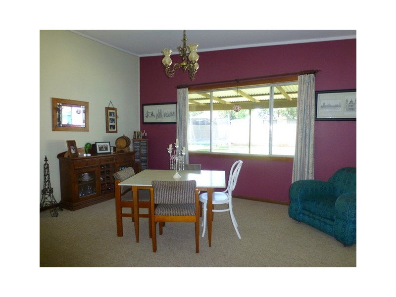 16 Captain Wilson Ave, Parkes NSW 2870