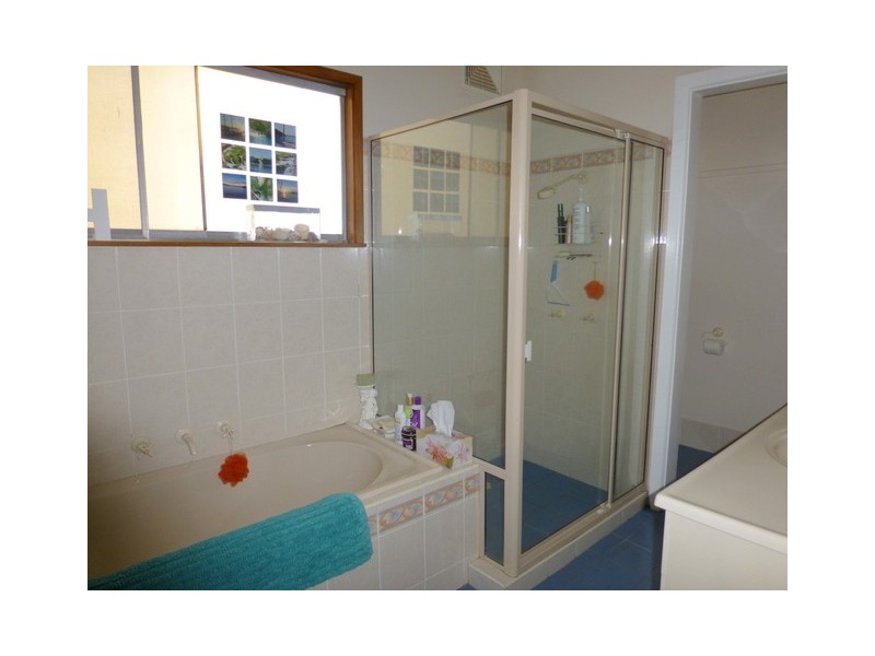 16 Captain Wilson Ave, Parkes NSW 2870