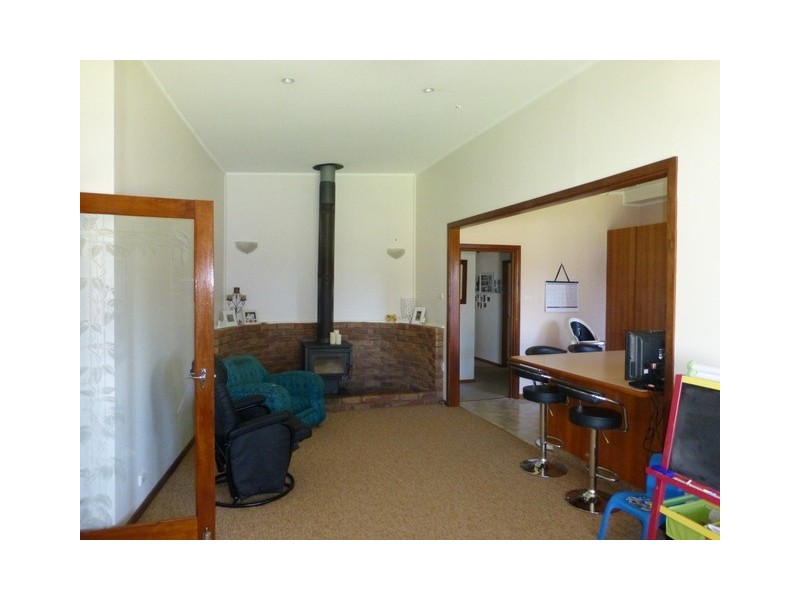 16 Captain Wilson Ave, Parkes NSW 2870