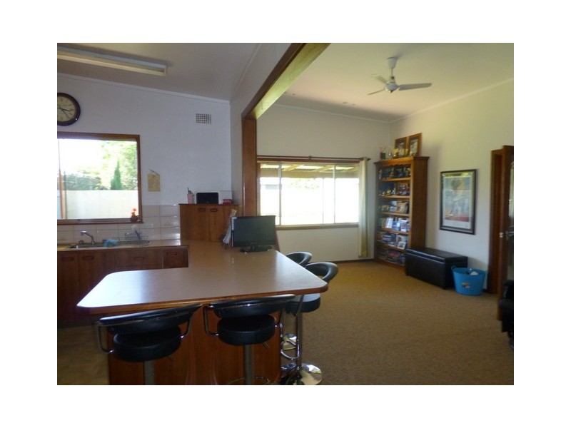 16 Captain Wilson Ave, Parkes NSW 2870