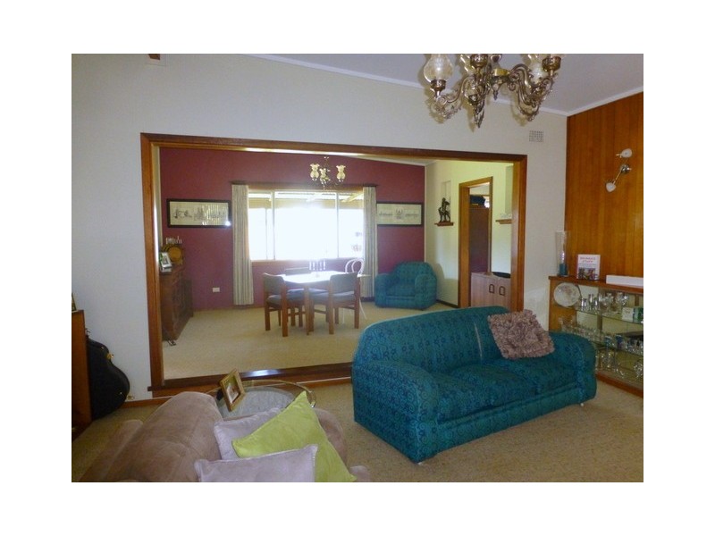 16 Captain Wilson Ave, Parkes NSW 2870