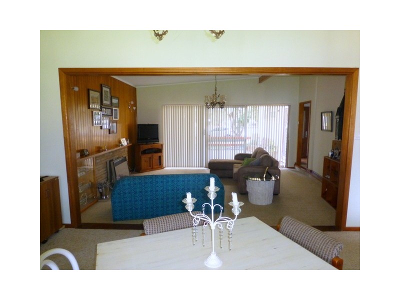 16 Captain Wilson Ave, Parkes NSW 2870