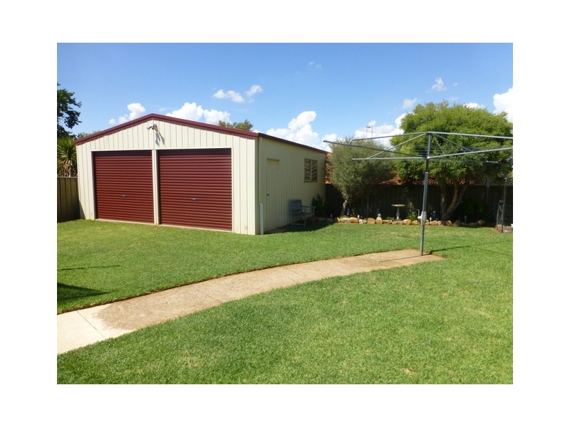 29 Danilenko Street, Parkes NSW 2870