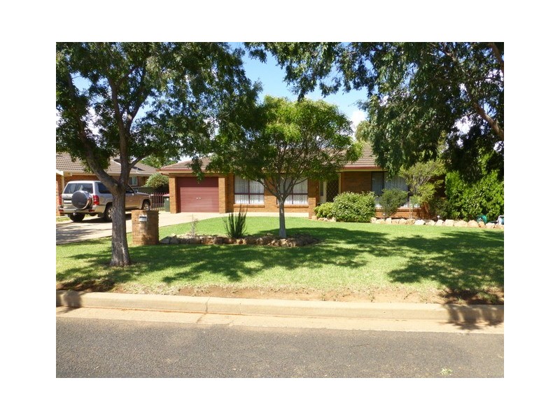 29 Danilenko Street, Parkes NSW 2870