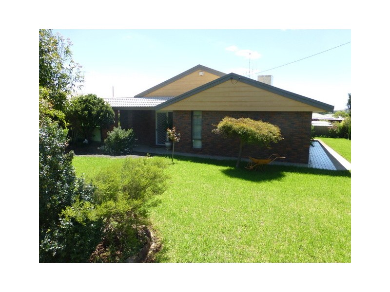 6 Coronation Avenue, Parkes NSW 2870