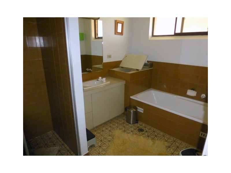 6 Coronation Avenue, Parkes NSW 2870