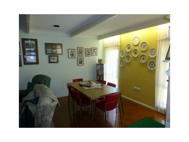 6 Coronation Avenue, Parkes NSW 2870