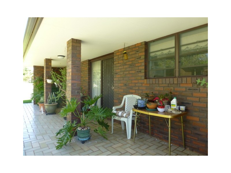 6 Coronation Avenue, Parkes NSW 2870