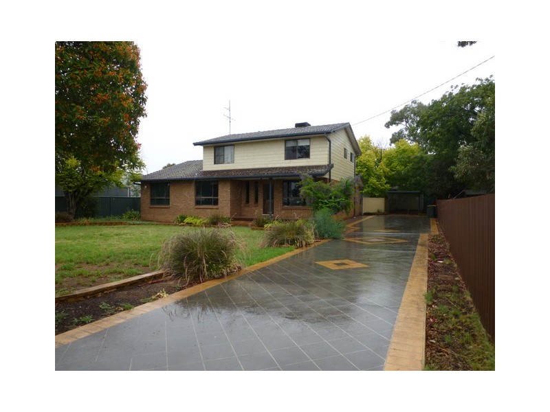 64 Close Street, Parkes NSW 2870