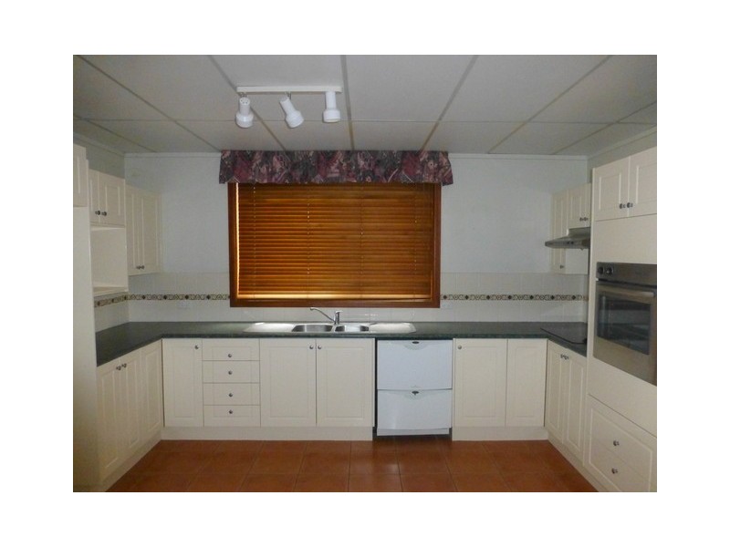 64 Close Street, Parkes NSW 2870