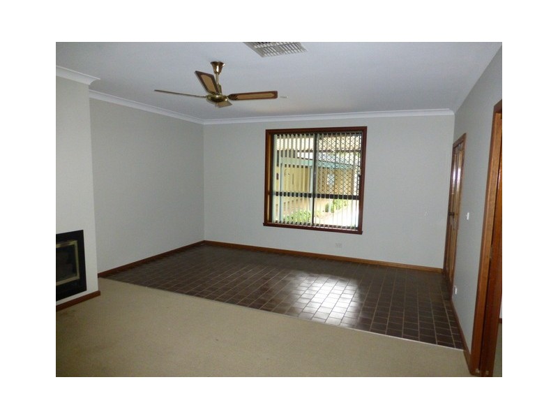 64 Close Street, Parkes NSW 2870