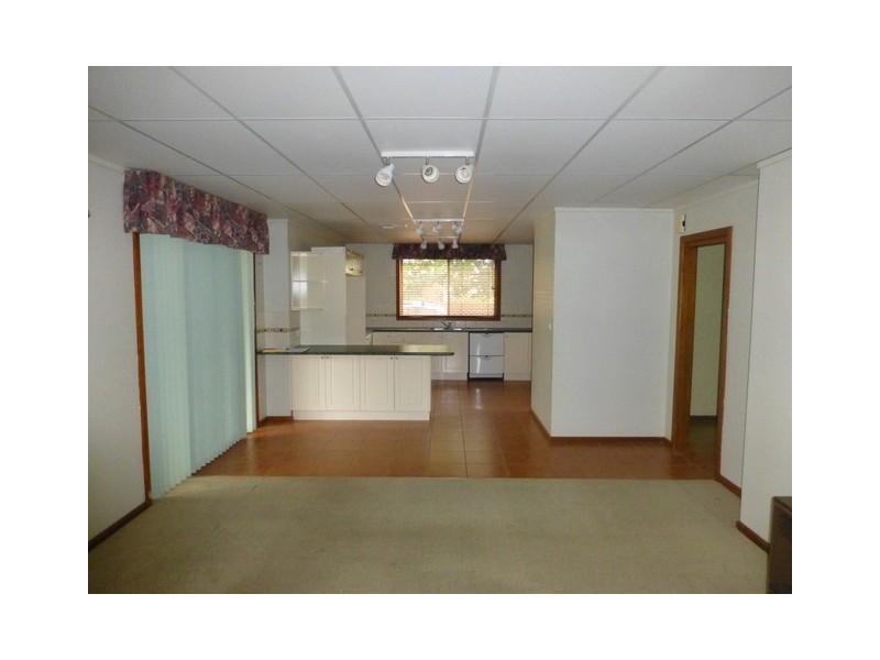 64 Close Street, Parkes NSW 2870