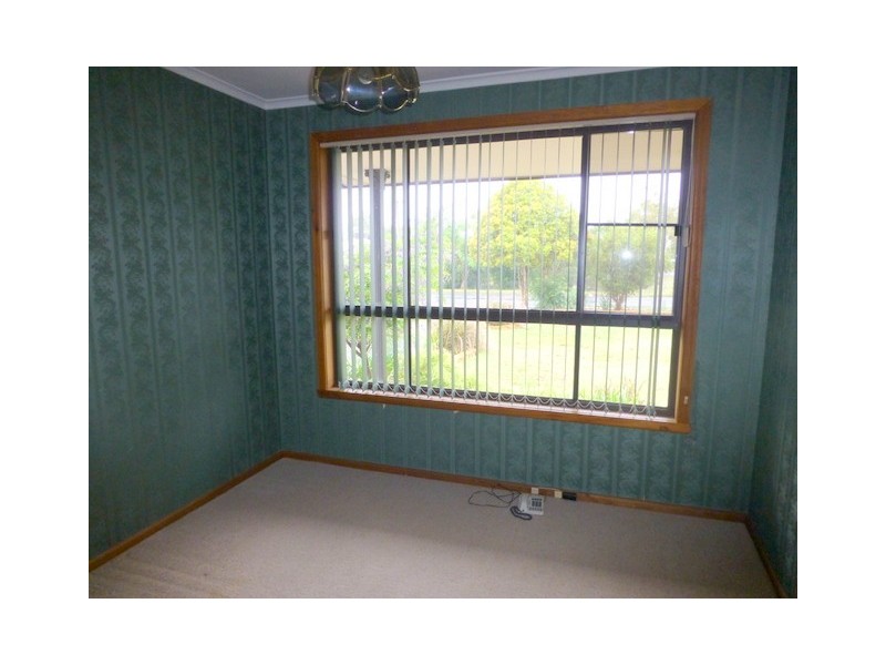 64 Close Street, Parkes NSW 2870