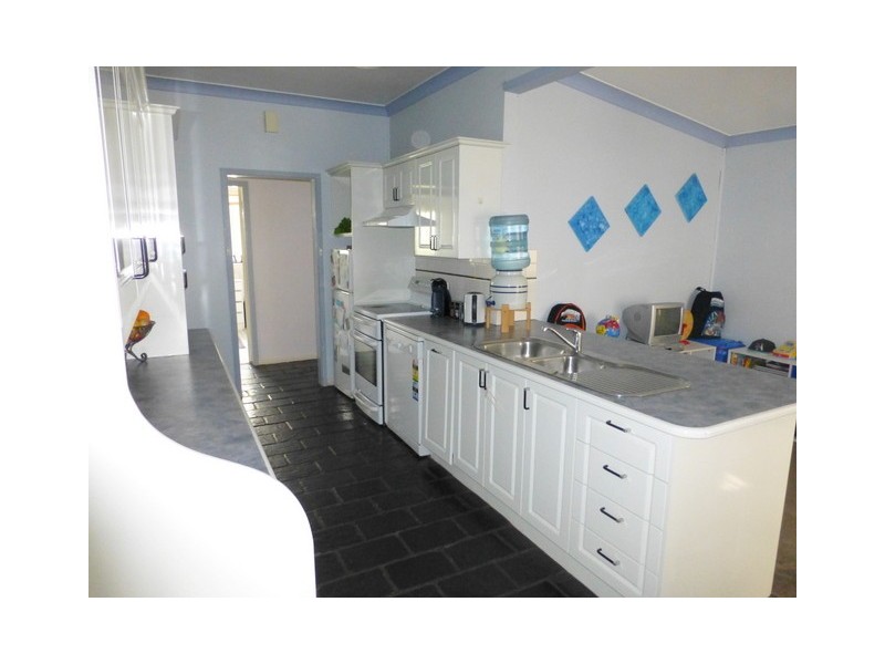 93 Dalton Street, Parkes NSW 2870