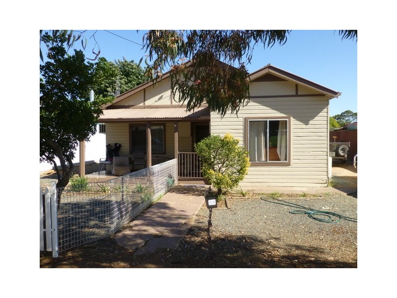 30 Station Street, Parkes NSW 2870