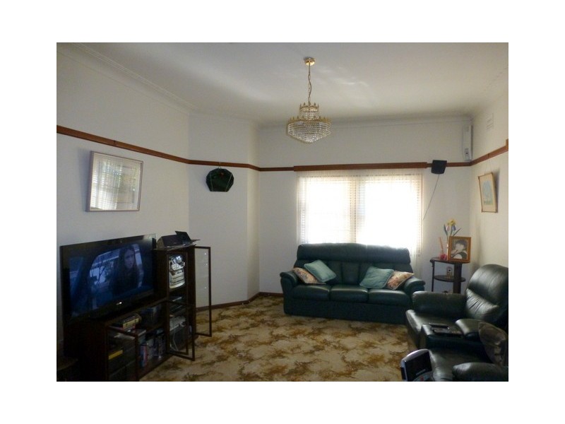 6 Weston Street, Parkes NSW 2870