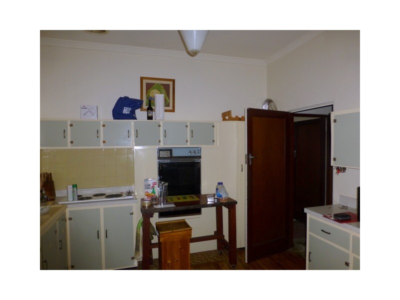 6 Weston Street, Parkes NSW 2870