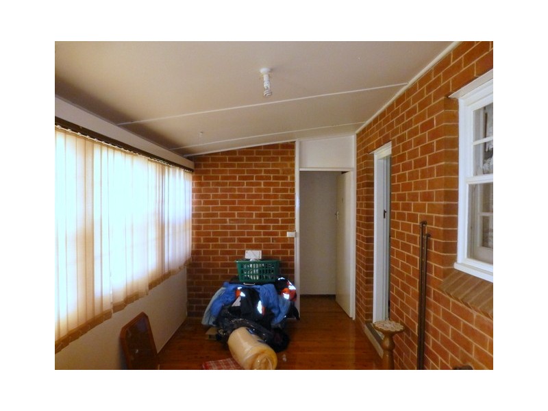 6 Weston Street, Parkes NSW 2870