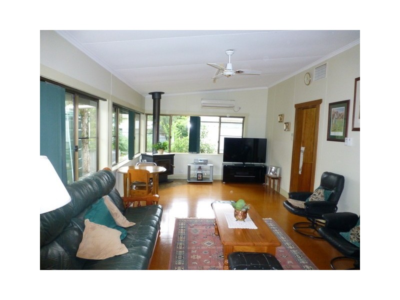 90 Euchie Street, Peak Hill NSW 2869