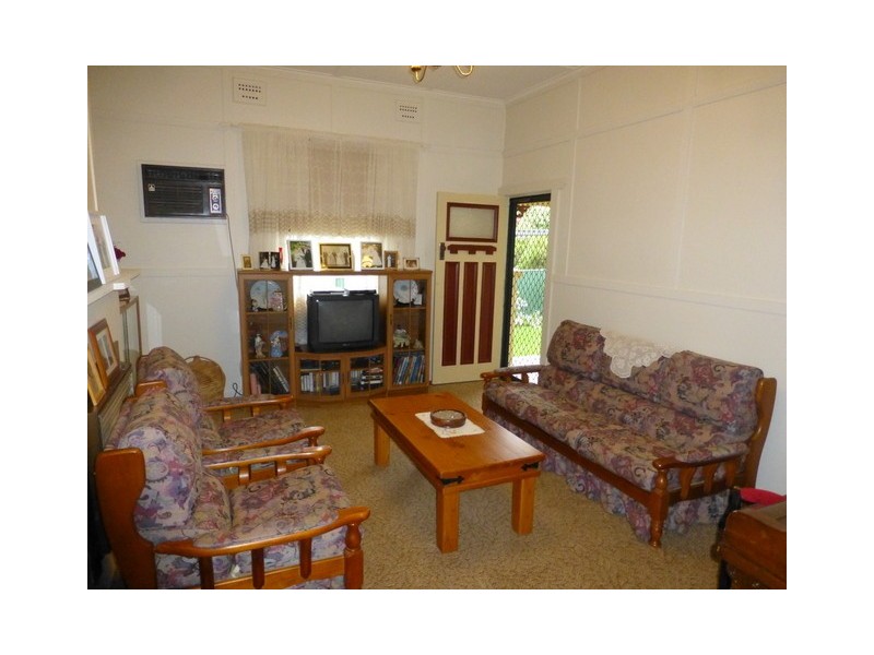 90 Euchie Street, Peak Hill NSW 2869