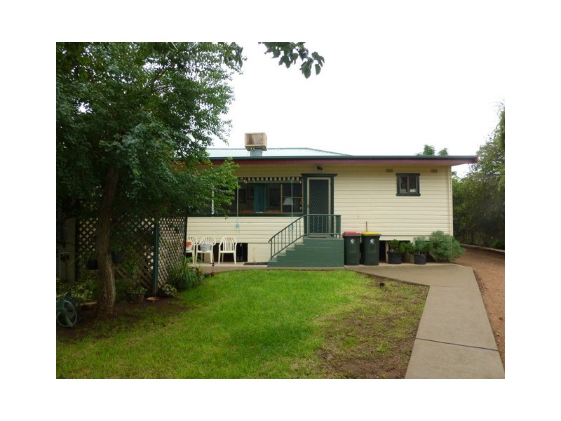 90 Euchie Street, Peak Hill NSW 2869