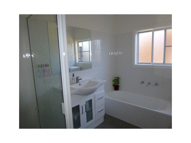 60 Orange Street, Parkes NSW 2870