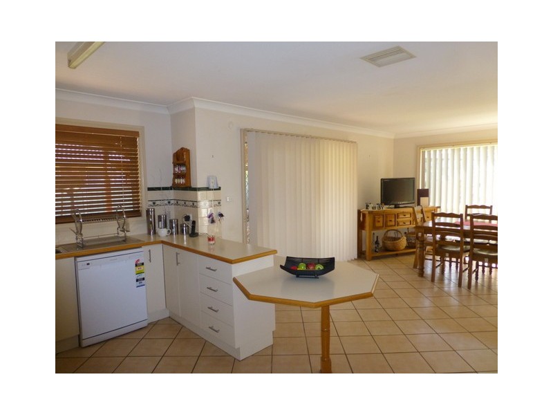 27 Paterson Street, Parkes NSW 2870