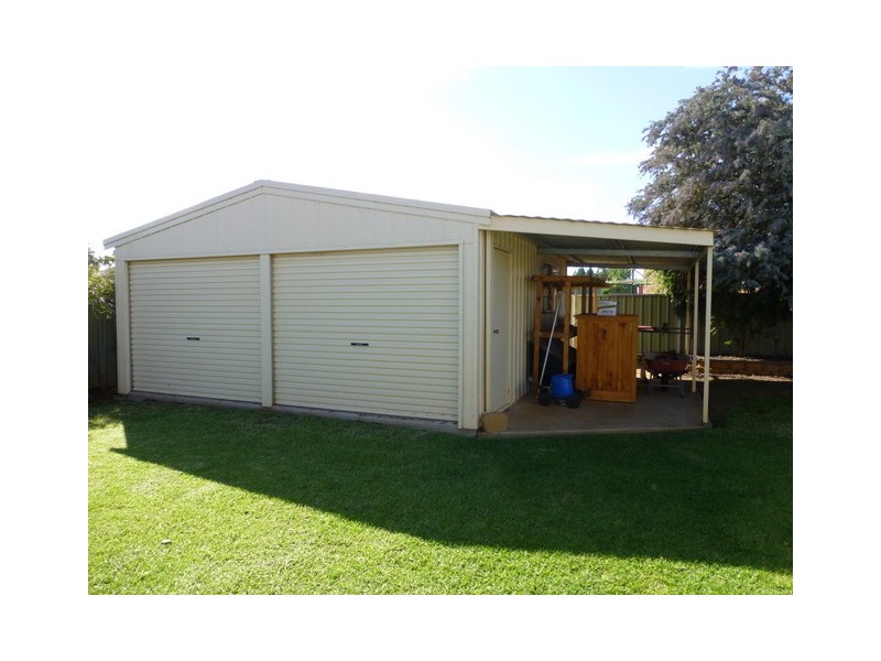 27 Paterson Street, Parkes NSW 2870