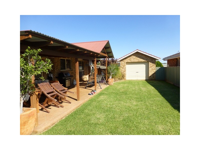 27 Paterson Street, Parkes NSW 2870