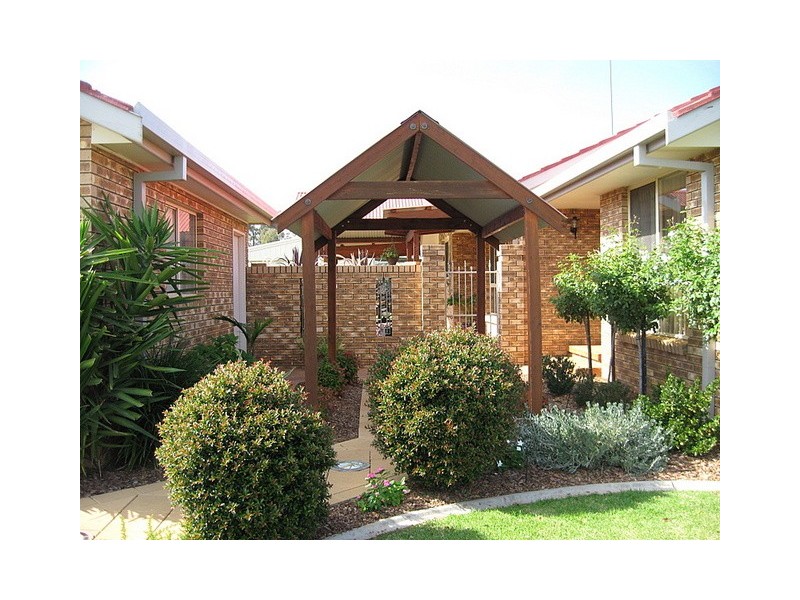 27 Paterson Street, Parkes NSW 2870