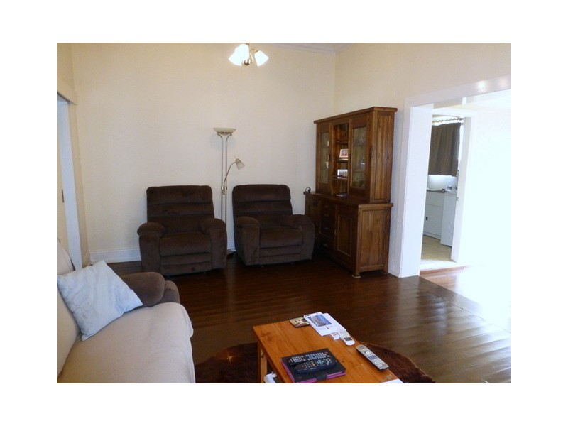 2 Mill Street, Parkes NSW 2870