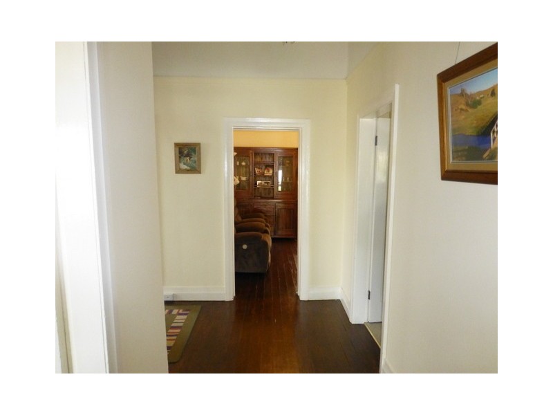 2 Mill Street, Parkes NSW 2870