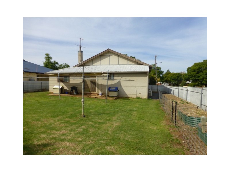2 Mill Street, Parkes NSW 2870