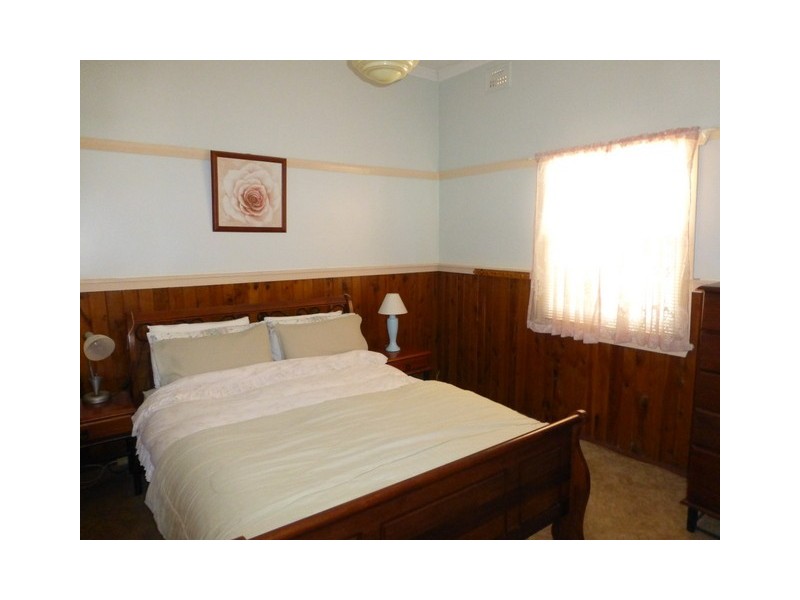 53 Caswell Street, Peak Hill NSW 2869