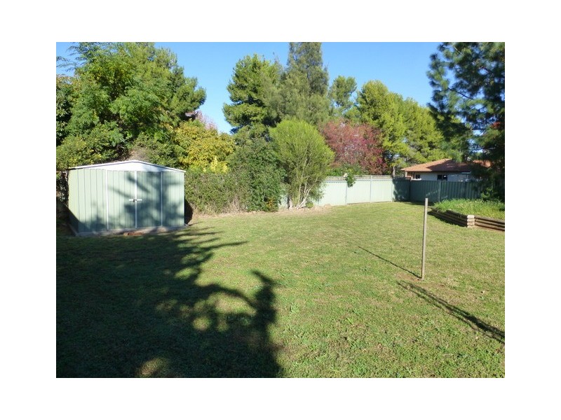 8 Glengowrie Close, Parkes NSW 2870