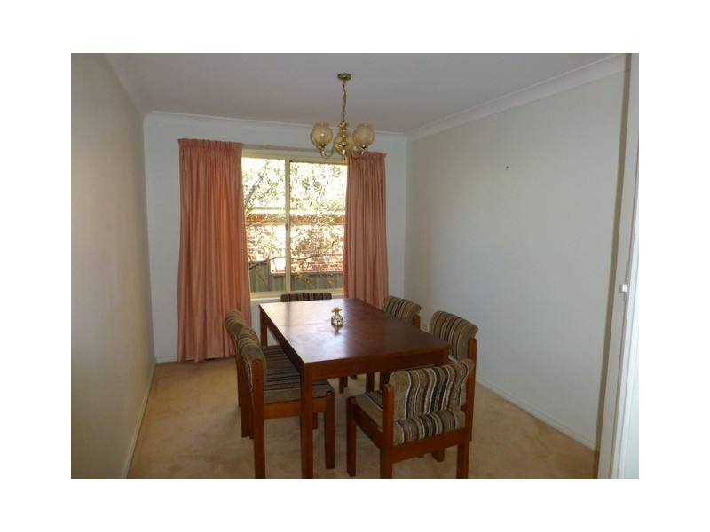 8 Glengowrie Close, Parkes NSW 2870