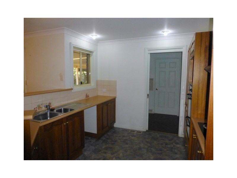 8 Glengowrie Close, Parkes NSW 2870