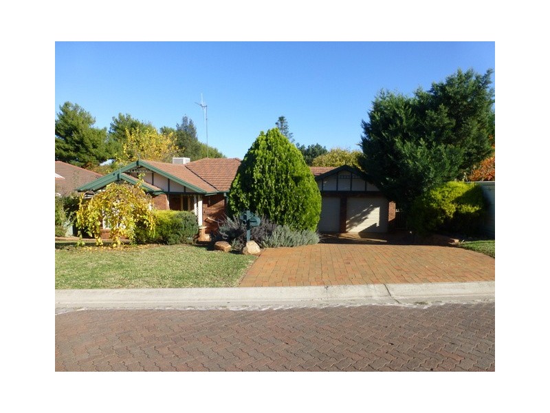8 Glengowrie Close, Parkes NSW 2870