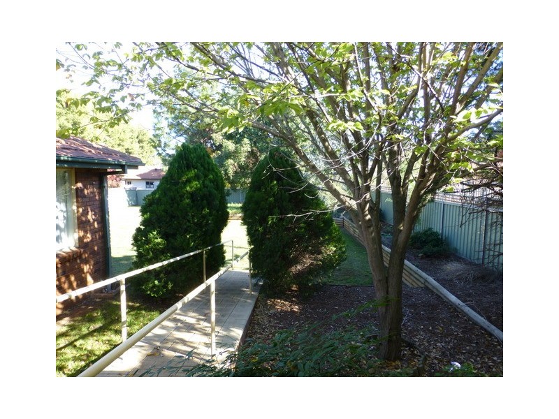 8 Glengowrie Close, Parkes NSW 2870