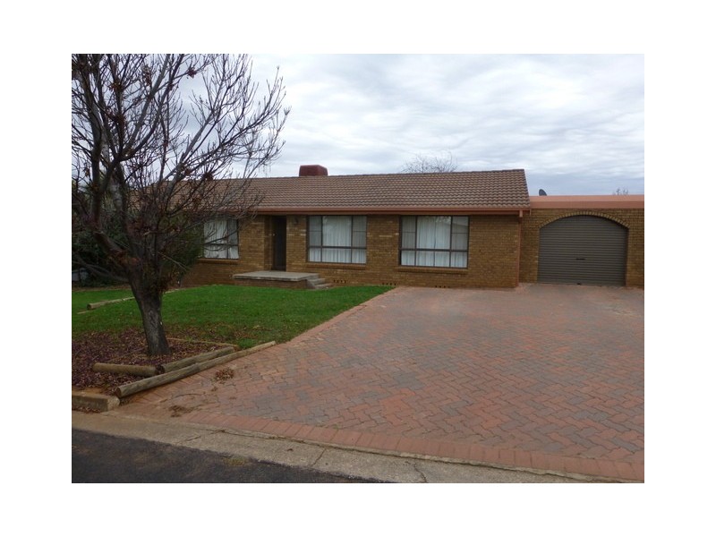 6 Basil Avenue, Parkes NSW 2870
