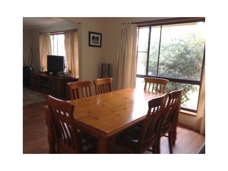 6 Basil Avenue, Parkes NSW 2870