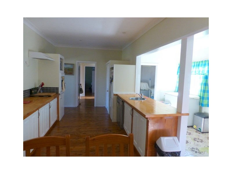 18 Evans Parade, Parkes NSW 2870