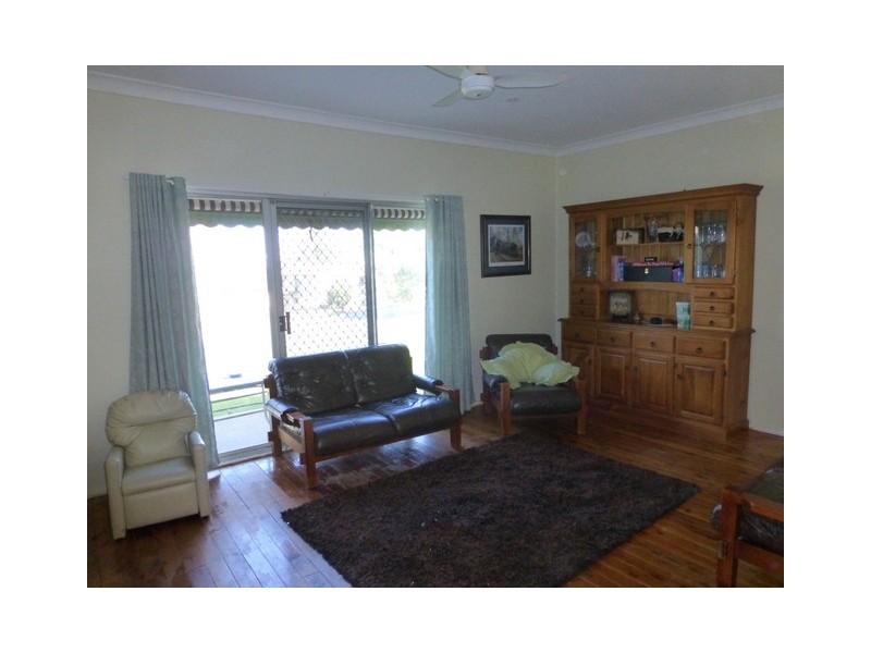 18 Evans Parade, Parkes NSW 2870