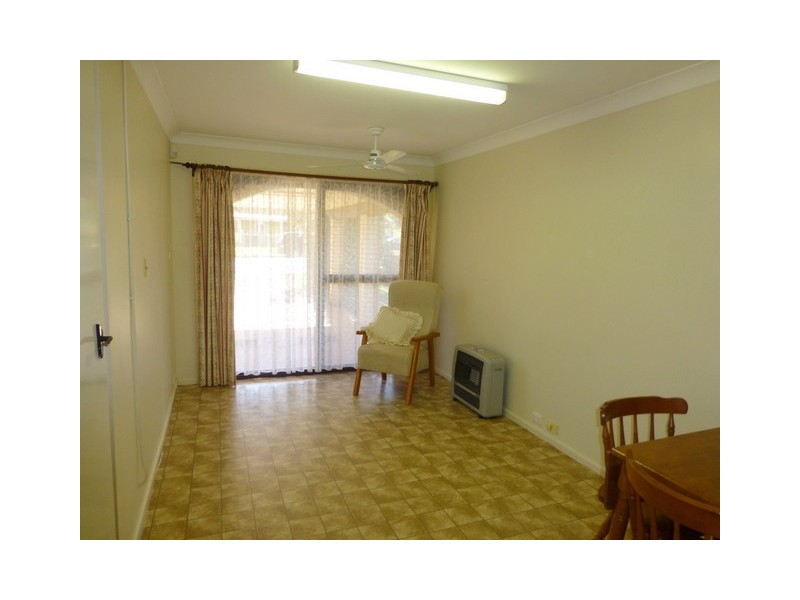 27 Webb Street, Parkes NSW 2870