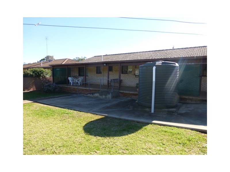 27 Webb Street, Parkes NSW 2870
