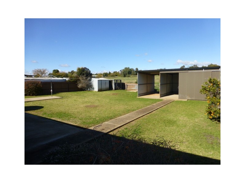 27 Webb Street, Parkes NSW 2870