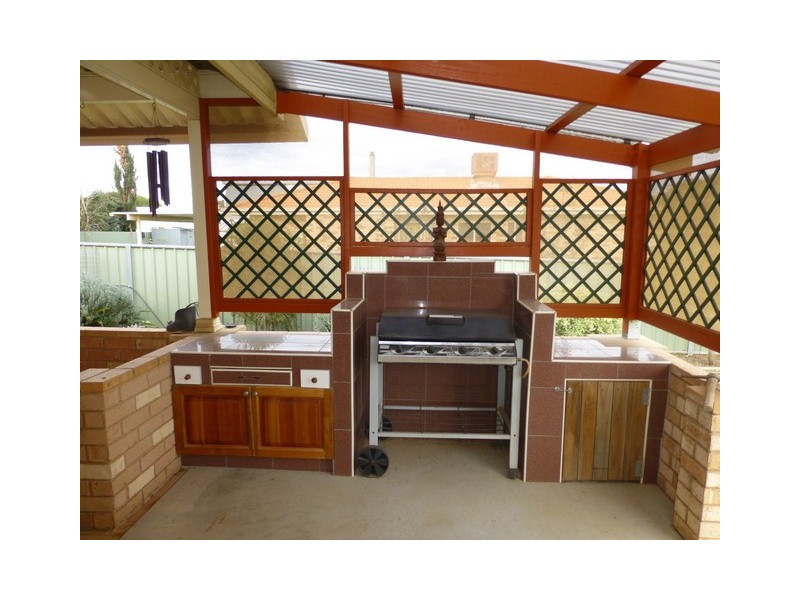 41 Flinders Street, Parkes NSW 2870