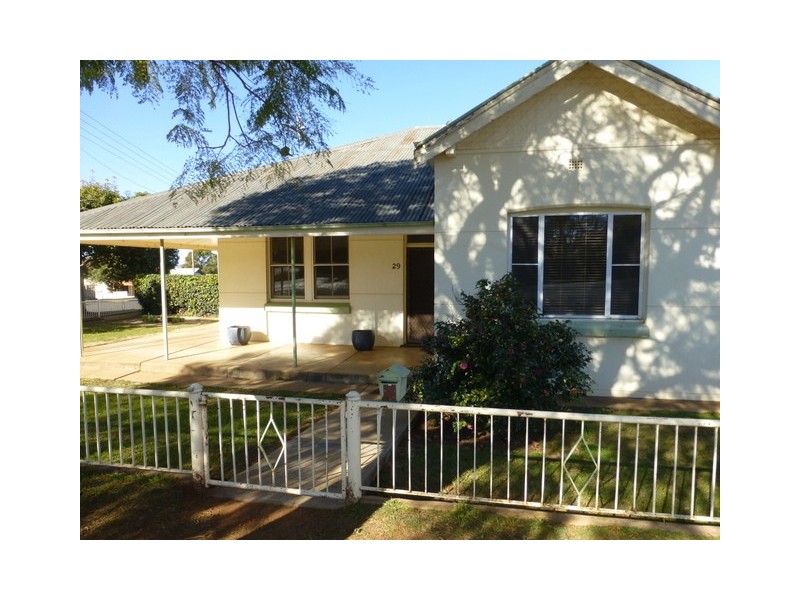 29 Orange Street, Parkes NSW 2870